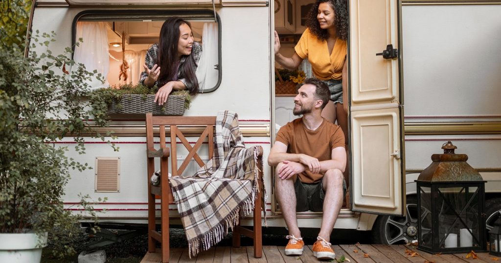 Caravana equipada con un sistema eléctrico NautiVans para energía segura y autónoma