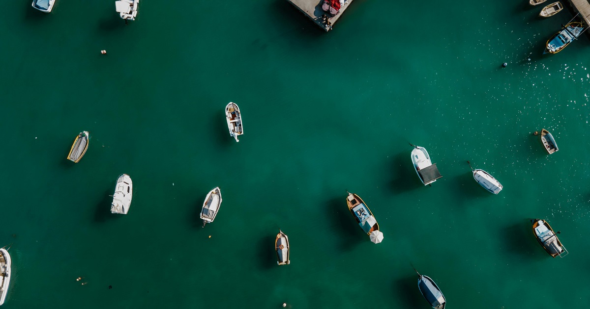 Sistemas eléctricos preinstalados para embarcaciones pequeñas motorizadas