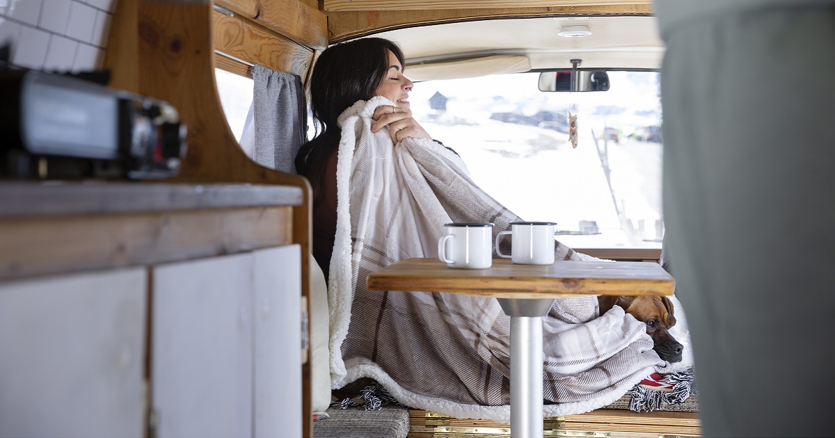 Autocaravana equipada con un sistema eléctrico centralizado NautiVans, garantizando energía autónoma y segura durante cualquier viaje.